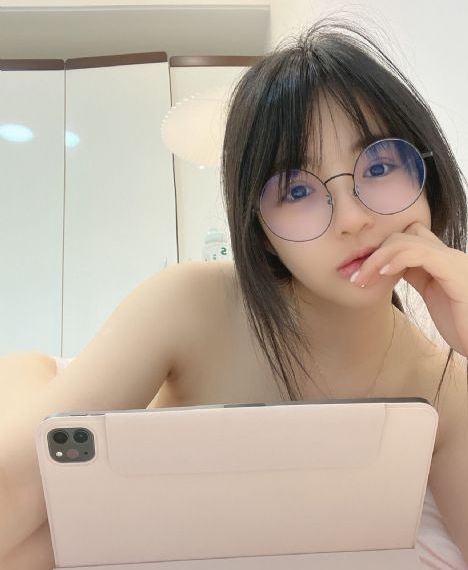 乡下裸体宴会在线播放_HD全集在线观看